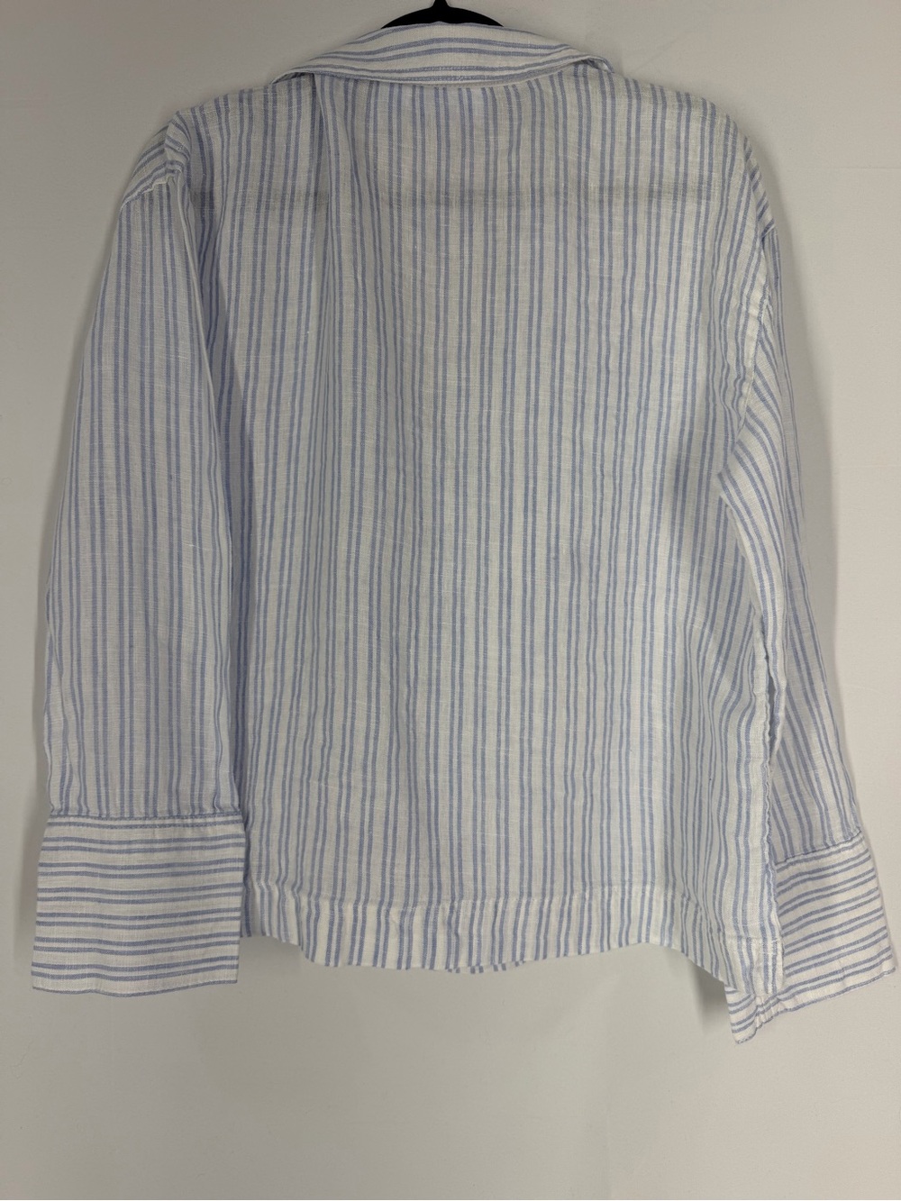 Martha Stewart Blue and White Striped Casual Button-Down Shirt